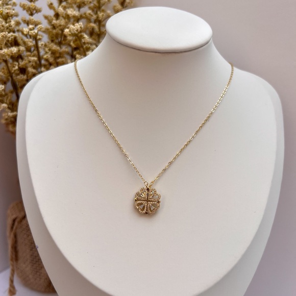 CLOVER HEARTS MAGNETS PENDANT NECKLACE - Picture 4 of 4
